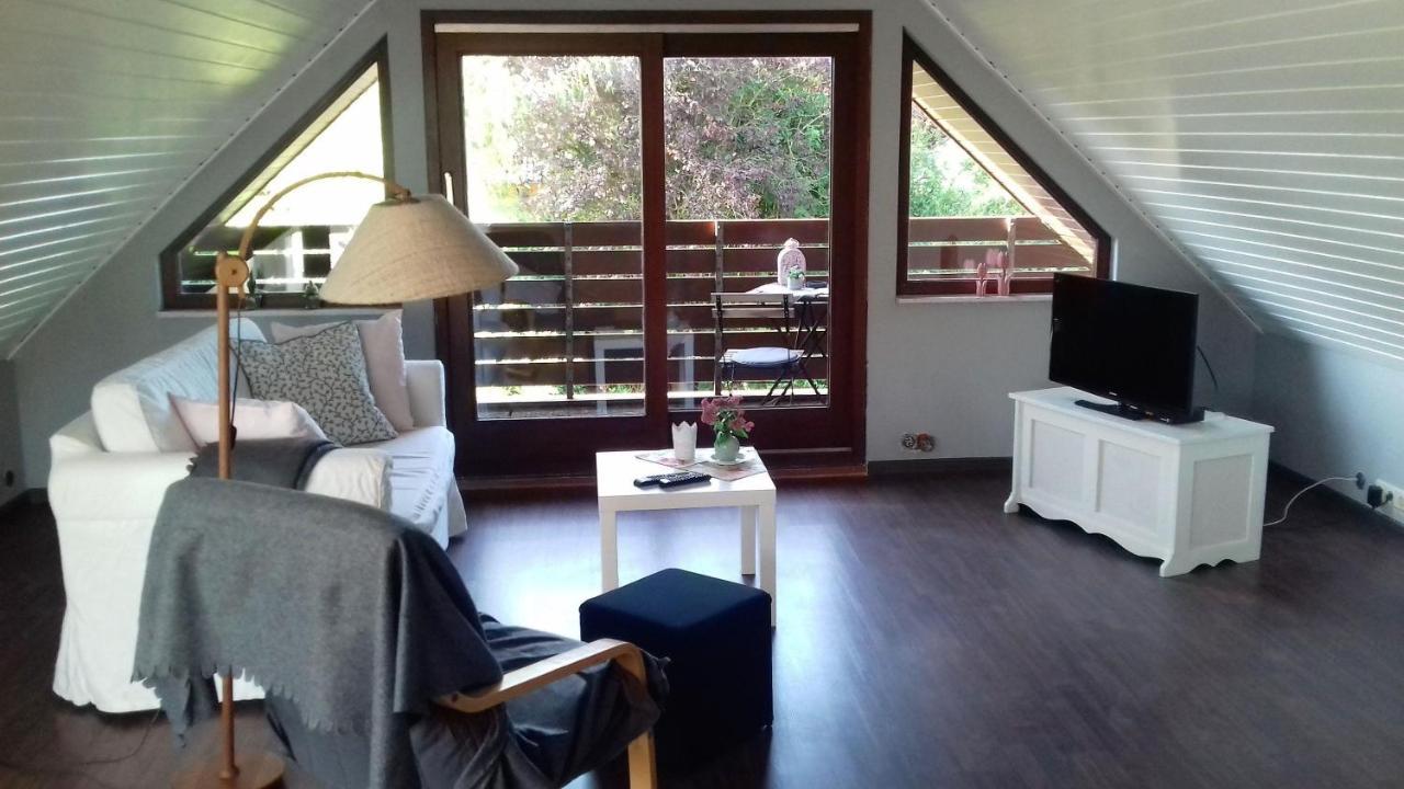 Ferienwohnung-Ostseestrand-In-Stein-Bei-Laboe シュタイン エクステリア 写真